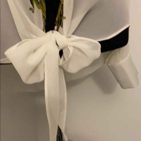 Genese Blouse - Picture 12 of 15